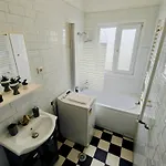 Sky View Apartment - Balcony Over Universitate 아파트 *