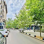 Sky View Apartment - Balcony Over Universitate 부쿠레슈티