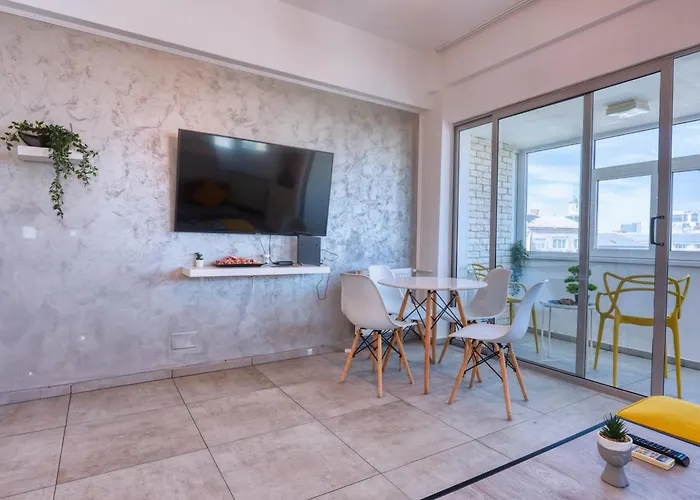 Sky View Apartment - Balcony Over Universitate Appartamento